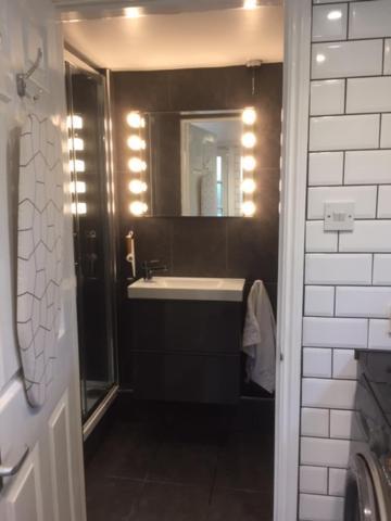 The Coach House Apartment Бромли Екстериор снимка